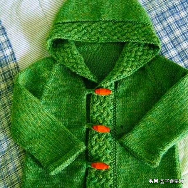 【超级宝妈】会编织的妈妈好拽啊！宝宝的穿的小毛衣全是编织的，羡慕吗？