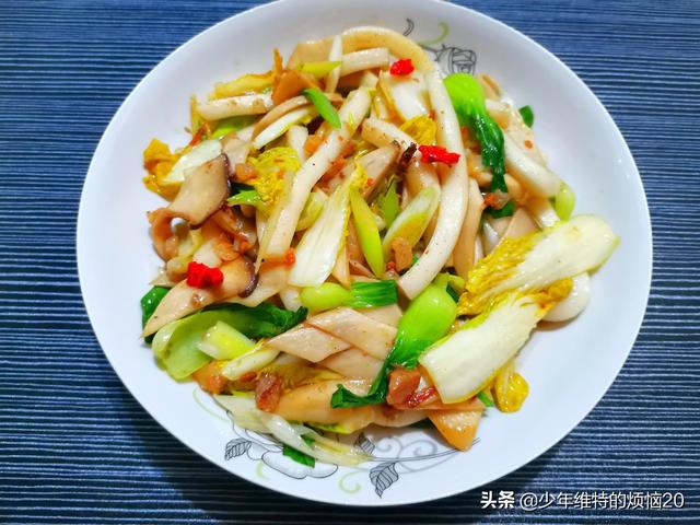 天冷了，此菇别错过，简单搭配出锅快，实惠又下饭，好吃不怕胖