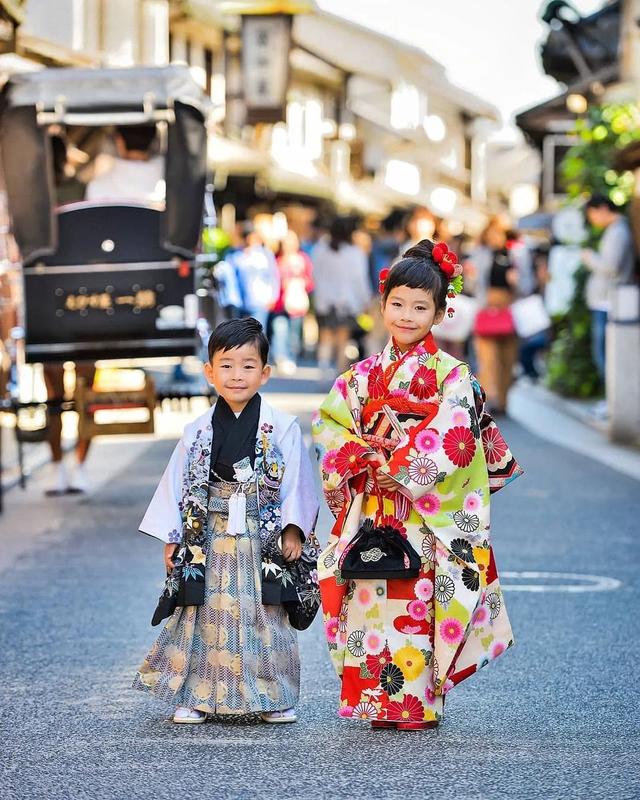 相亲相爱|暖心爸爸晒娃，却把孩子拍成宫崎骏动画，太治愈了