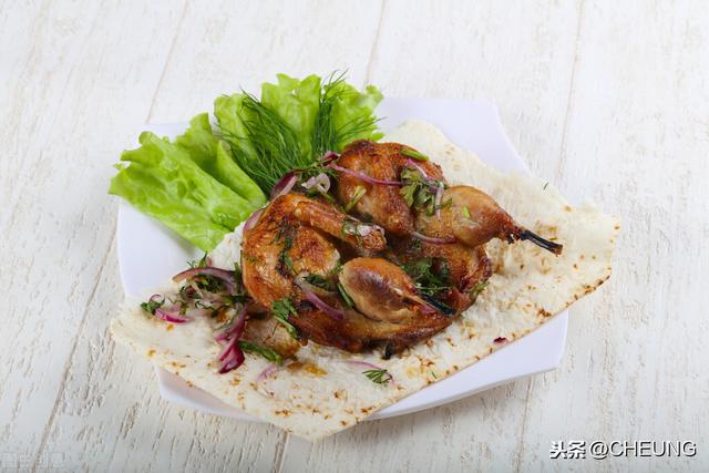 蜜汁脆皮烤鹌鹑，酥脆美味香甜可口，低脂美味的家常菜，做法简单