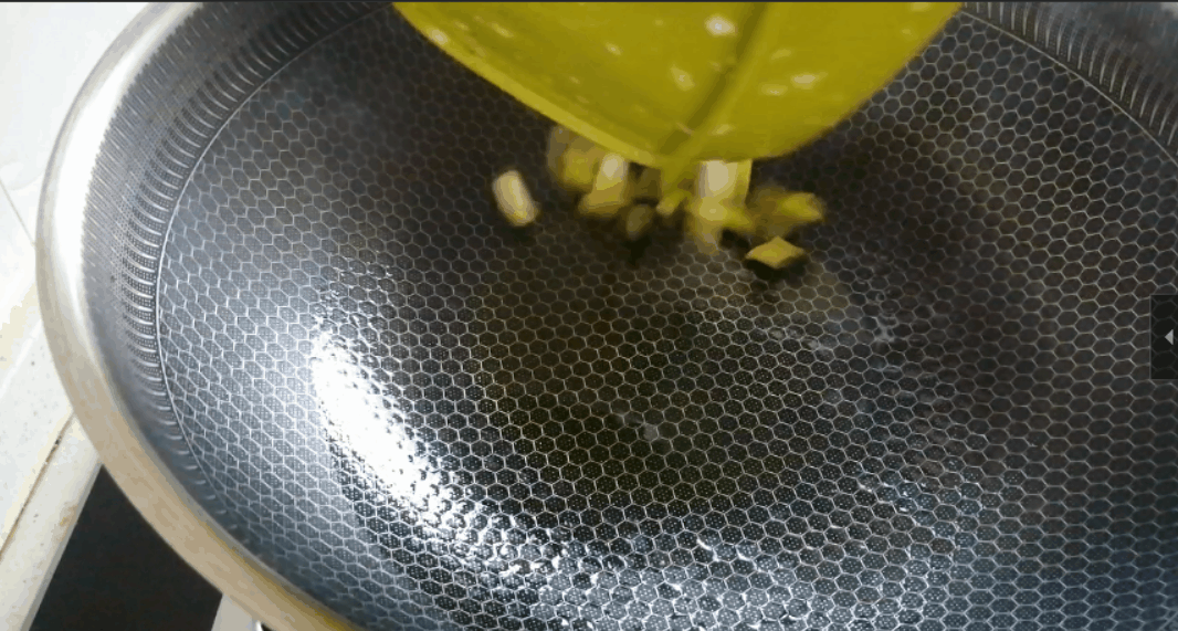 北方人的家常菜：海带白菜烧冻豆腐