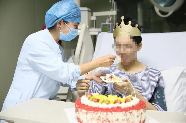 重症|15岁患者重获新生，苏北医院重症监护室里响起生日歌