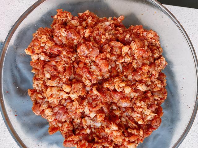 想吃川味香肠不用买了，配方和做法都告诉你，麻辣咸香，味道正宗