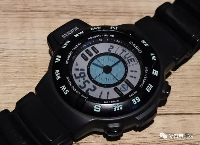 卡西欧首款罗盘功能手表——CASIO CPW 100