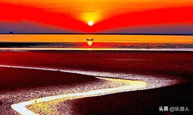#行路万里#辽宁竟私藏了一片颜值超高的红海滩
