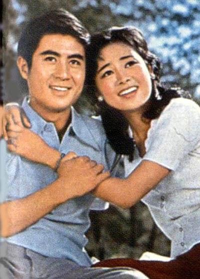 1980年的电影《庐山恋》让他成为了家喻户晓的演员.