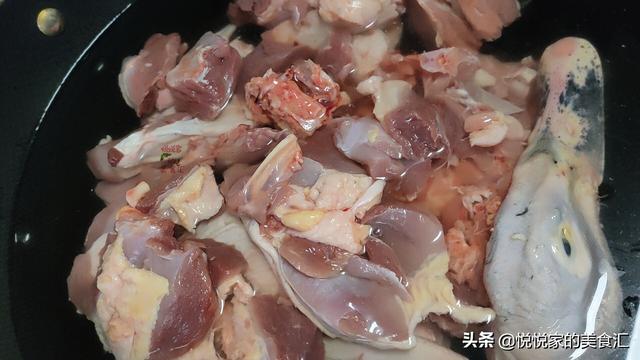 很多人只吃它的叶，其实“头”才是宝贝，炖肉特别鲜，错过真可惜