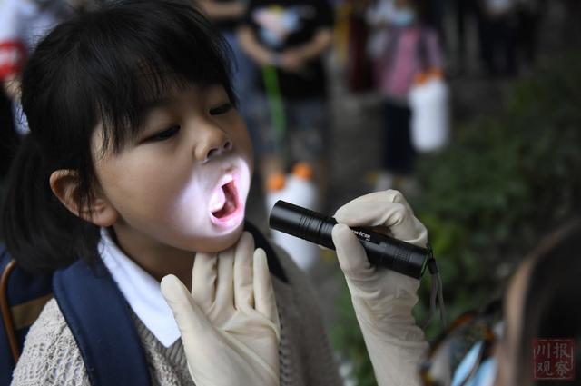 超级宝妈|“神兽”返园!直击成都高新区幼儿园复学第一现场