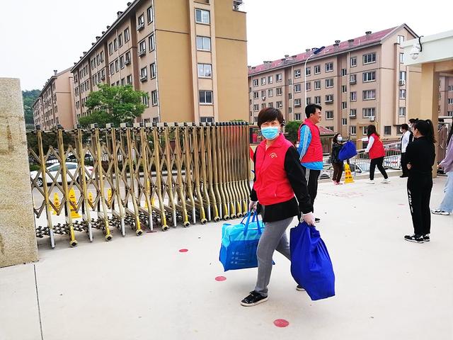 你的育儿经|跨校助力 荣成市石岛湾中学爱心助力幼儿园复学之路