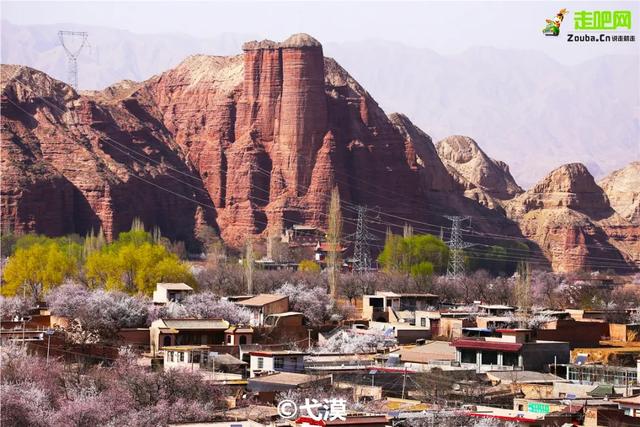 旅行百事通:甘肃有座小城,丹霞中的杏花村,被称为全国奇观!却少有游人