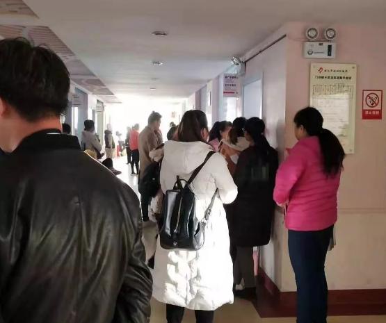 你的育儿经■复工后迎来“生娃潮”？妇产科应接不暇，网友：真在家“闲不住”