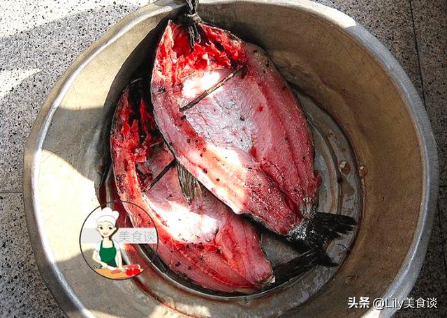 冬天腌鱼时，直接抹盐就错了，多做一步，鱼肉鲜香紧实，还没腥味