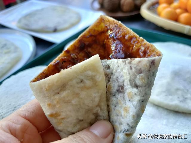 孩子爱吃软饼，搅一搅就能做，3分钟烙一锅，柔软筋道糖汁不乱淌