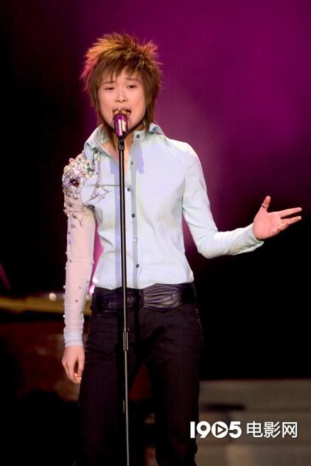 【影视交流地】重温青葱岁月!李宇春15年前珍贵帅气照片曝光