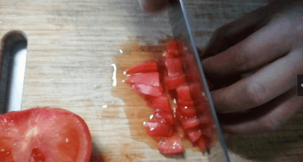 大饼放2天，又干又硬，扔了可惜，用这办法，秒变美味