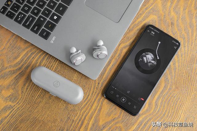 高品质真无线耳机上手，来自音频大厂的铁三角CKR7TW