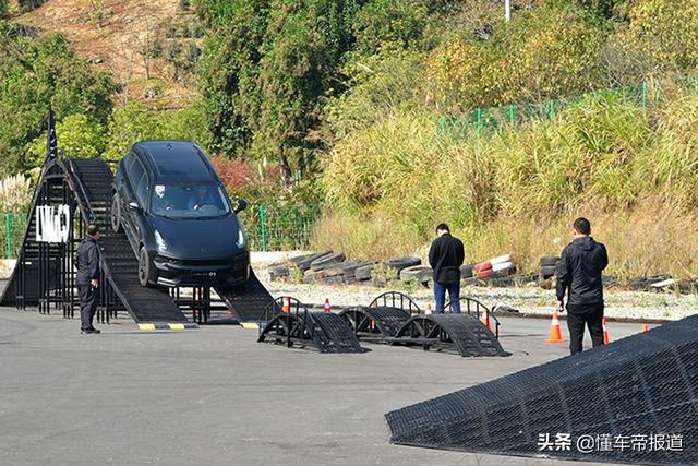 新车 | 运动属性更加鲜明 试驾新款领克01劲Halo四驱版