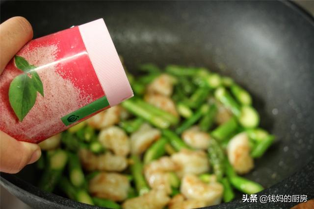 「超级宝妈」春天，这菜正适合孩子吃，有荤有素营养全、味道好，贵也别省