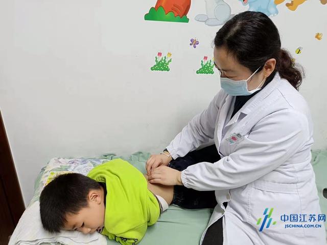 推拿|宝宝生病还在打针吃药？专家推荐：可以试