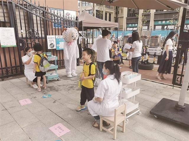 你的育儿经|“萌娃”返园第一天 看看这三所幼儿园是咋做的？