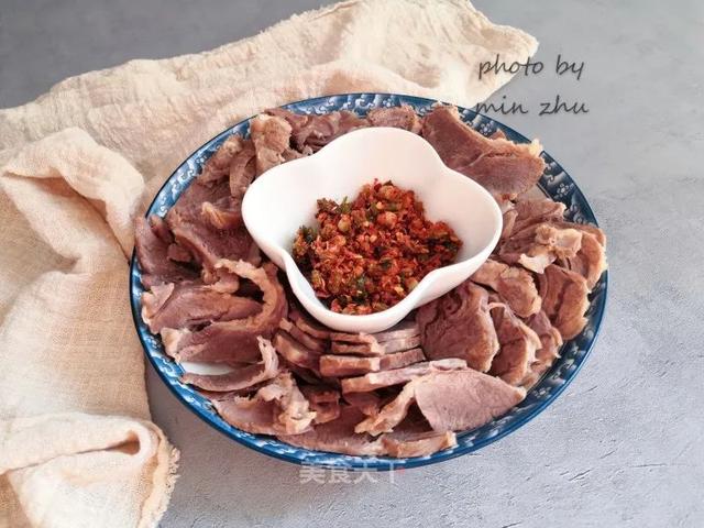 冬日进补怎么能少了羊肉呢？鲜而不腻，又暖又香，快来大快朵颐吧