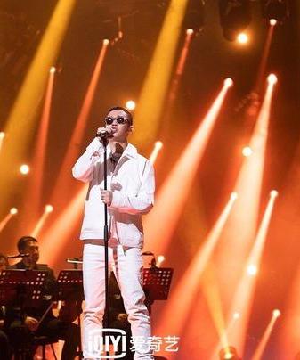 影视交流地@王者GAI爷霸气回归！首秀中国风曲秒杀张艺兴，重露面惊现幸福肥