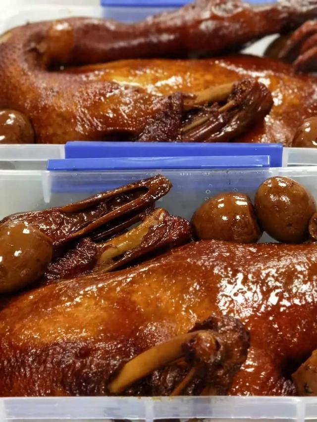 卤大雁鸭、青花椒豌豆鱼……长宁这家老店推出各式创新时令菜