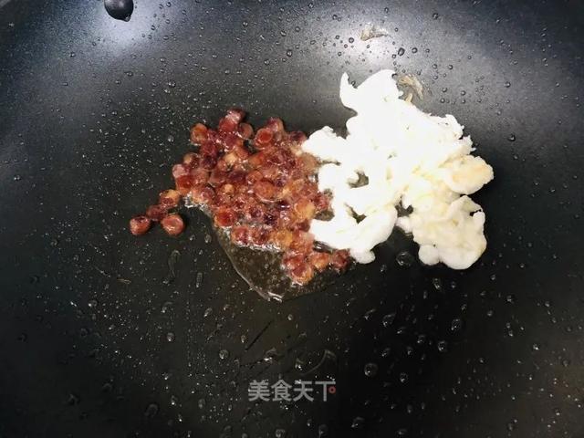 这样做出来的炒饭，简直不要太好吃！色香味俱全，好吃到舔盘