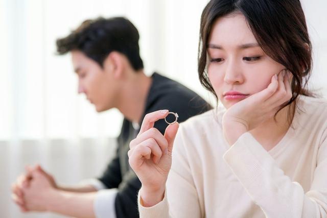 超级宝妈▲对爸爸爱答不理，对妈妈却极为尊重，孩子的这种态度是如何形成的