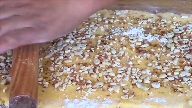 玉米面最好吃的做法，看着都流口水，暄软细腻，越嚼越香