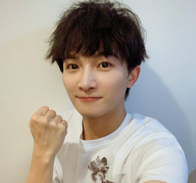 萌萌的小丸子|周深：为梦想而坚持努力的人，值得被更多人喜欢