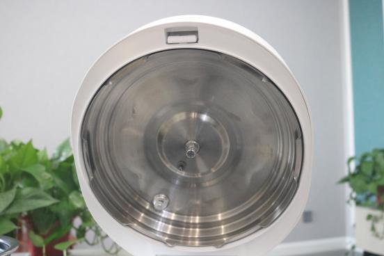 是电饭煲又是压力锅，臻米FY1技多不压身，让我爱上烹饪的感觉