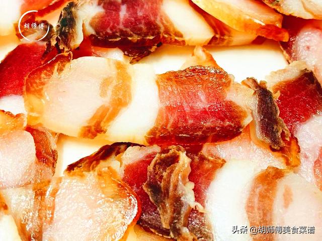 腌腊肉时，只加盐腌是错的！牢记4要点，腊肉香味浓郁，久放不坏
