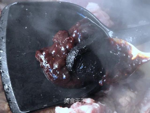 天冷了，自制一份香喷喷的煲仔饭！有菜有肉，越嚼越香