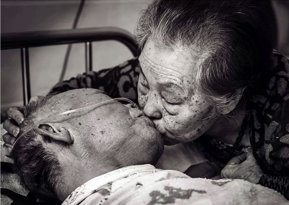 Siblings Become Spouses, 80 Years of Love: My Dear, My Sweetheart... (Crying, This Is Love)