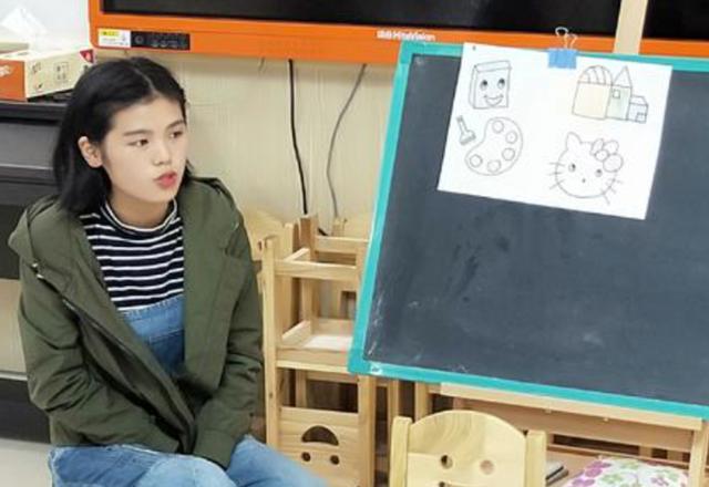 “班上就来了俩孩子”，为啥到了冬天，幼儿园小班孩子少得可怜？