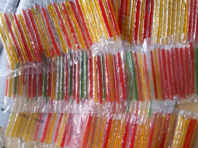 超级宝妈|胃镜看到吓人一幕，男童胃里惊现一团“胶水”，因吃了这种零食
