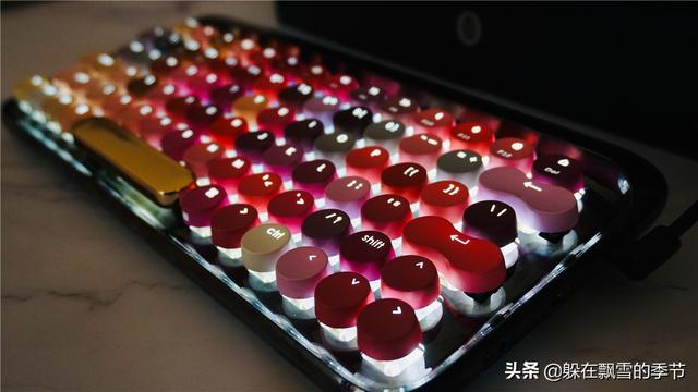 送女朋友的口红色号集齐了没？让洛斐DOT圆点一键帮你搞定