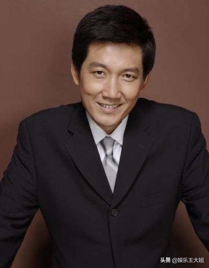 那抹微光|他是实力派演员，与德国妻子恩爱20多年，混血女儿犹如天使很漂亮