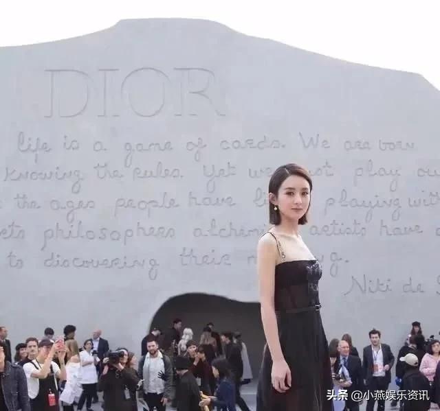 亦记得|迪丽热巴赵丽颖同穿蛋糕裙，引发粉丝热议看上半身就知道差别了