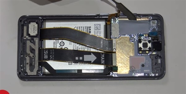 [太平洋电脑网]三星Galaxy S20视频拆解：电池/前摄更换难度高
