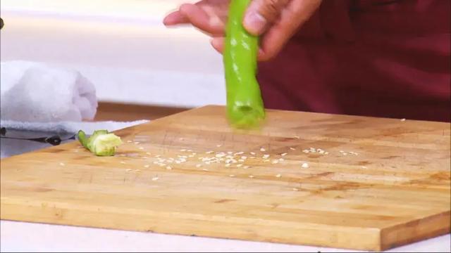 维生素|茄子、青椒的最佳吃法！少油又好吃，营养不流失！简单易做