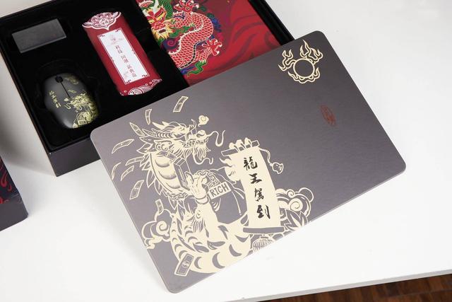 “国潮”成2020时尚关键词，不止潮服潮鞋，科技圈也有新作了