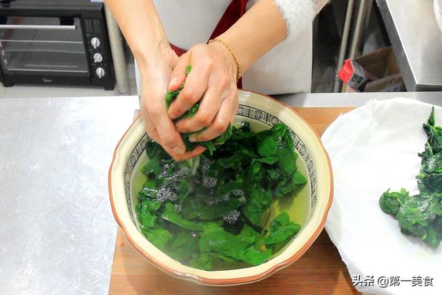 『吃天下』孩子的辅食别乱买！菠菜晾干打粉自己做，安全营养无添加
