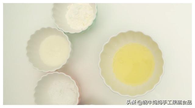 你的育儿经▲3个鸡蛋清，一盒酸奶，无水无油，教你做入口即化的宝宝酸奶溶豆