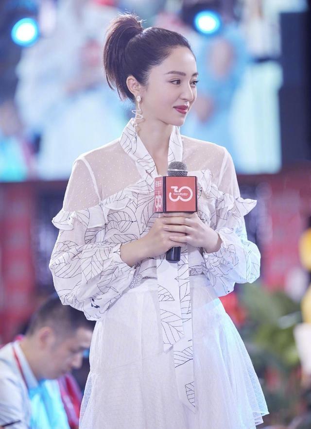 时尚迪科学会5个网纱穿搭的技巧，斩获穿搭的高级质感，成全你的公主梦