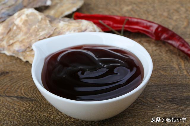 新手炒菜，应该用生抽、老抽还是蚝油？效果不一样，可别用错了