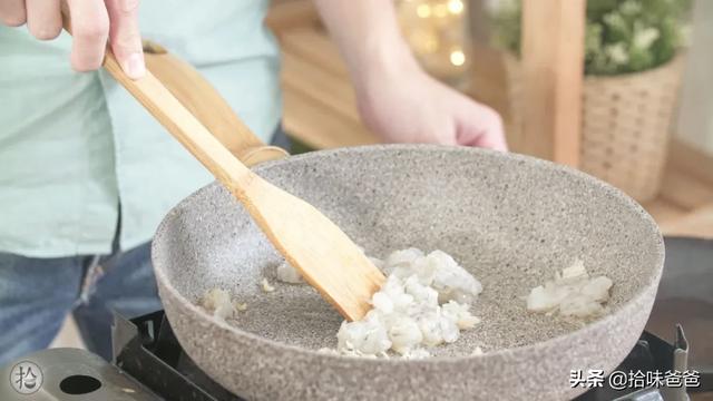 你的育儿经@如此鲜香诱人的美食小饼，这道宝宝辅食简直不要太赞了~
