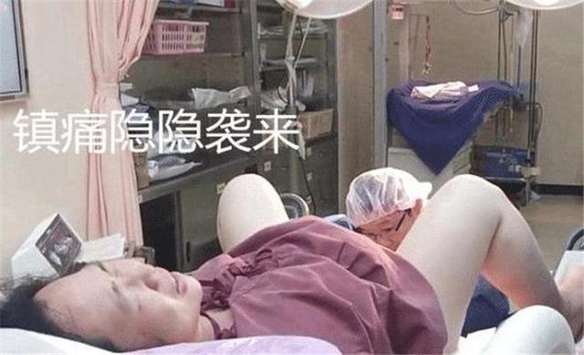 甜甜妈妈|丈夫陪产时，抓拍到3张产房“经典照片”，网友泪目：当妈不容易