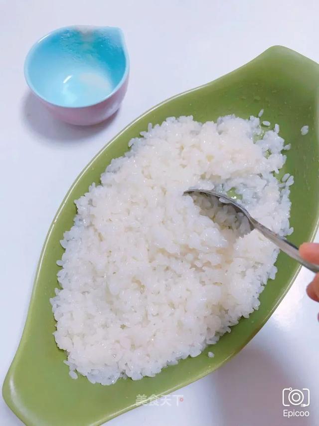 天气凉别再吃冷饮了，试试这道甜品吧！超级好吃又补气血哦